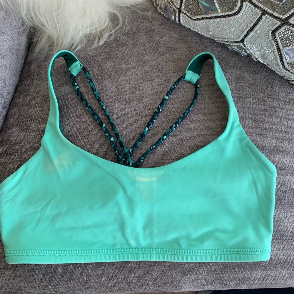 Lululemon Free to Be Sports Bra